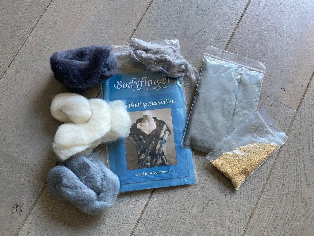 Viltpakket sjaal vilten - Bodyflower, Hobby en Vrije tijd, Overige thema's, Meerkleurig, Ophalen of Verzenden, Overige merken
