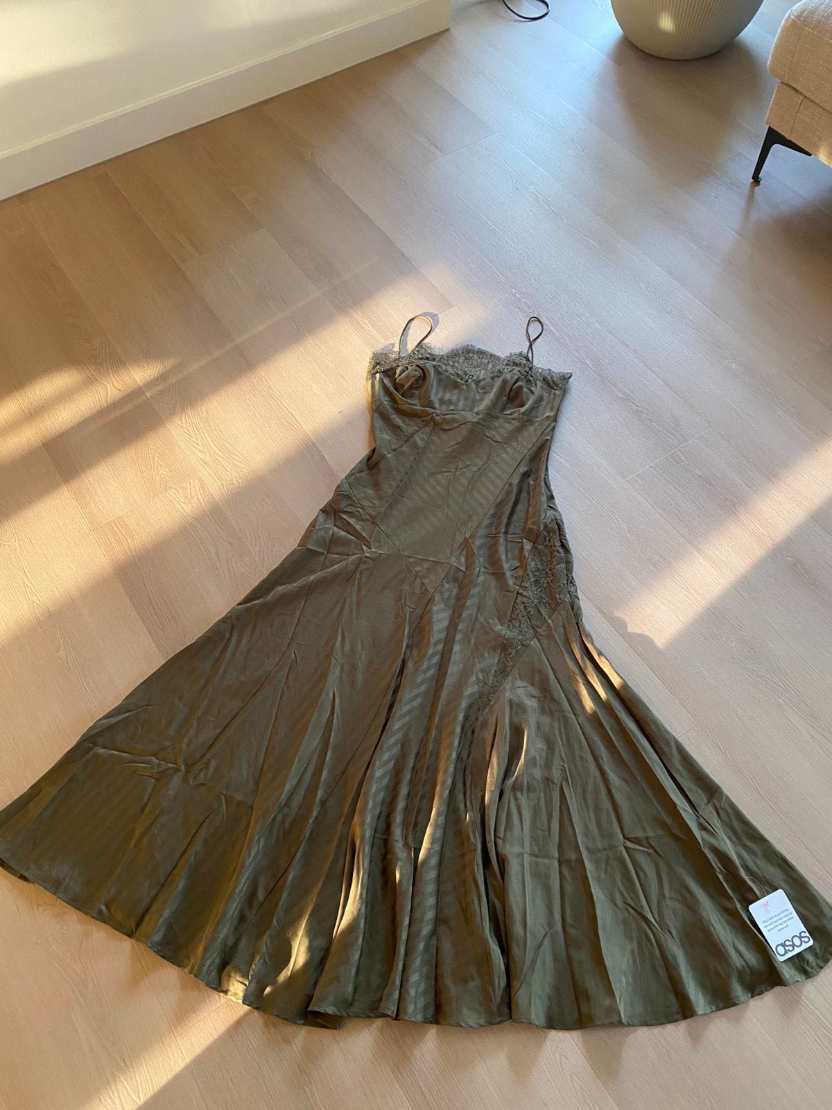 Donkergroene kaki Avondjurk Enkellang Asos 40, Maat 38/40 (M), Galajurk, Nieuw, Ophalen of Verzenden