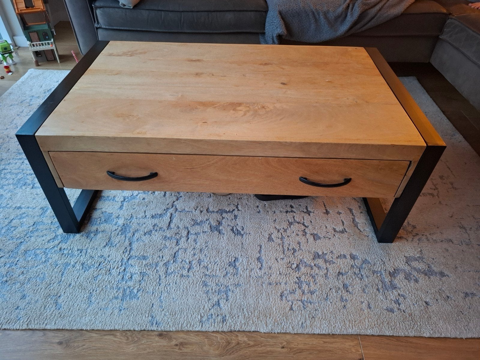 Salontafel met lades - Mangohout en Metaal, Huis en Inrichting, Gebruikt, 100 tot 150 cm, Industrieel, Modern, 50 tot 100 cm