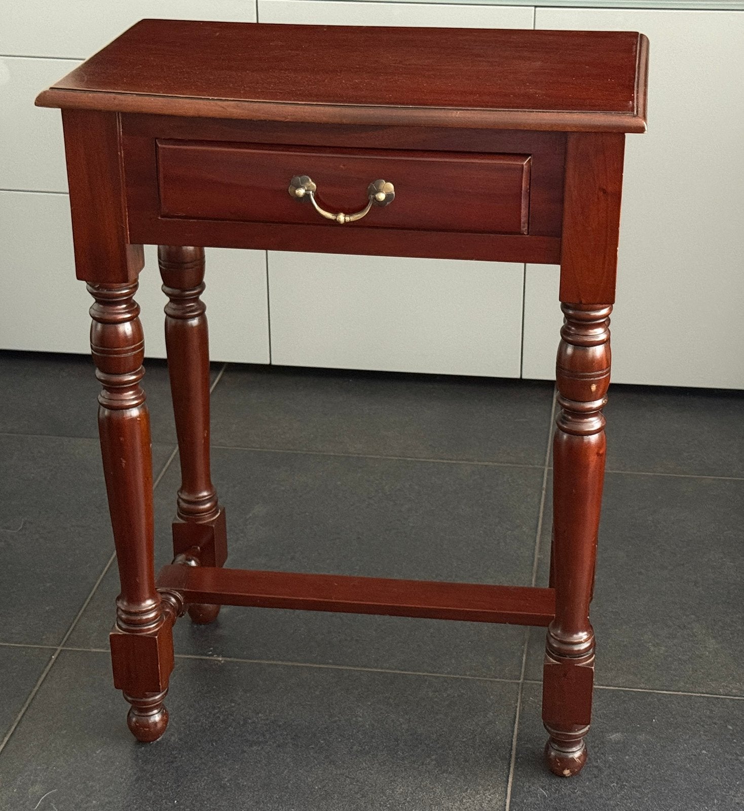 Donker kersenhouten halkastje met lade 60cm bij 34,7 cm, Huis en Inrichting, Minder dan 55 cm, Gebruikt, Rechthoekig, Ophalen