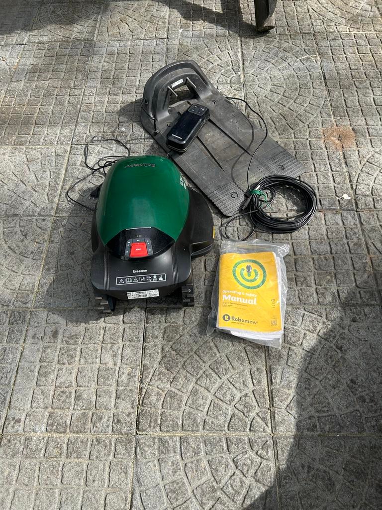 Robomow robotmaaier - defect, voor de liefhebber, Tuin en Terras, Robotmaaiers, Gebruikt, Ophalen of Verzenden