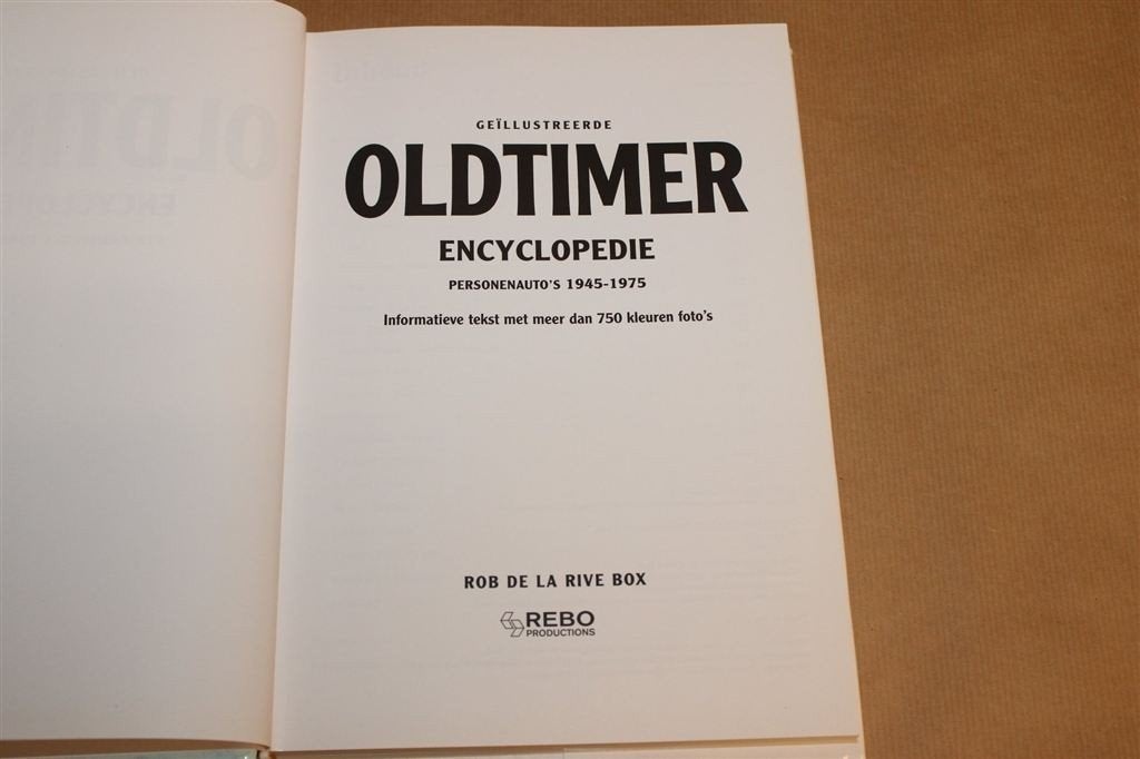 Oldtimer Encyclopedie — Autos 1945-1975, 750+ Fotos, Boeken, Ophalen of Verzenden, Gelezen, Algemeen