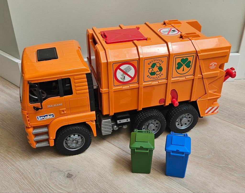 Bruder vuilniswagen incl 2 kliko's, Kinderen en Baby's, Ophalen, Zo goed als nieuw