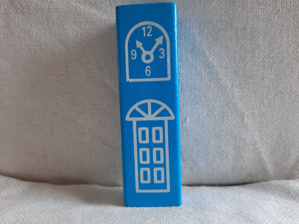 Het Spoor van de trein - Blauw Huis met Klok, Ophalen of Verzenden, Gebruikt