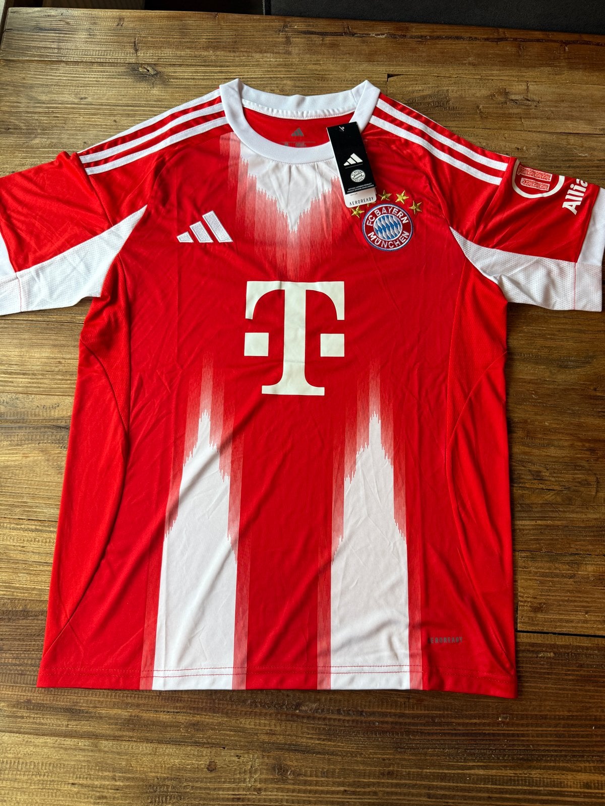 Bayern München Thuisshirt met Broek Maat S, Sport en Fitness, Voetbal, Maat S, Ophalen of Verzenden, Nieuw, Set
