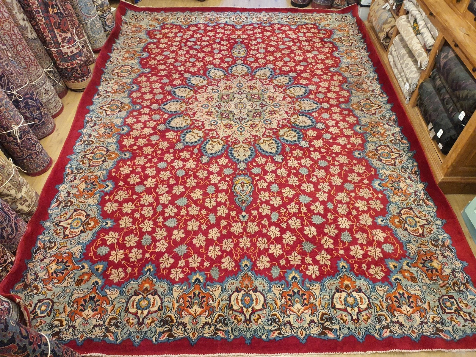 Vintage handgeknoopt perzisch tapijt kashan 376x268, Info@SlatsAntiek.nl, Tweedehands, Perzisch, 200 cm of meer