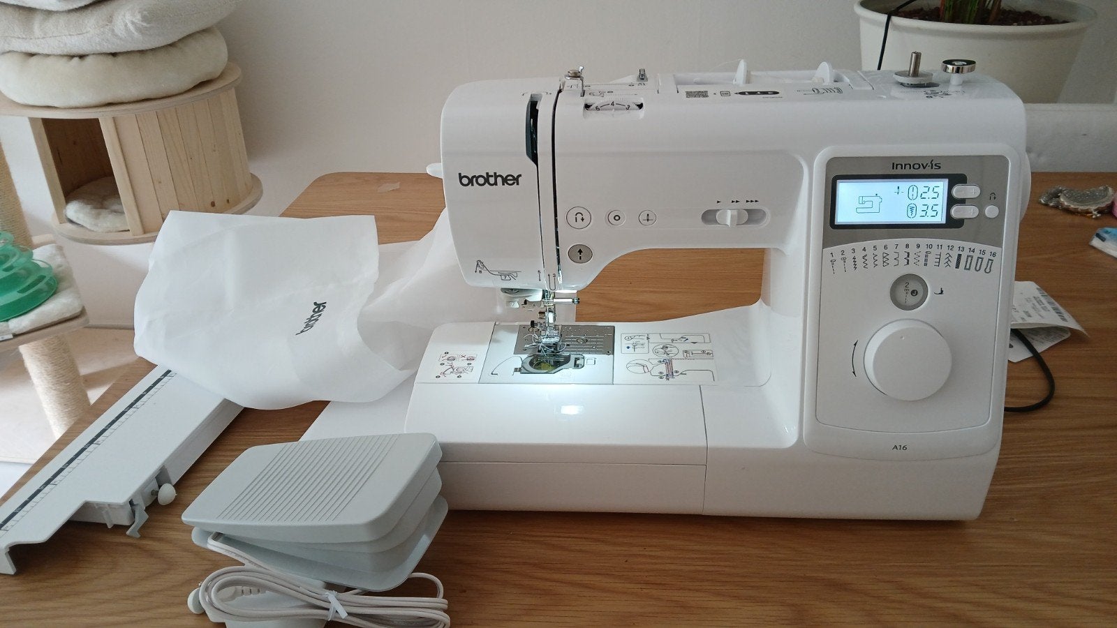 Nieuw Brother Innov-is A16 naaimachine, Hobby en Vrije tijd, Naaimachines en Toebehoren, Ophalen, Naaimachine, Brother