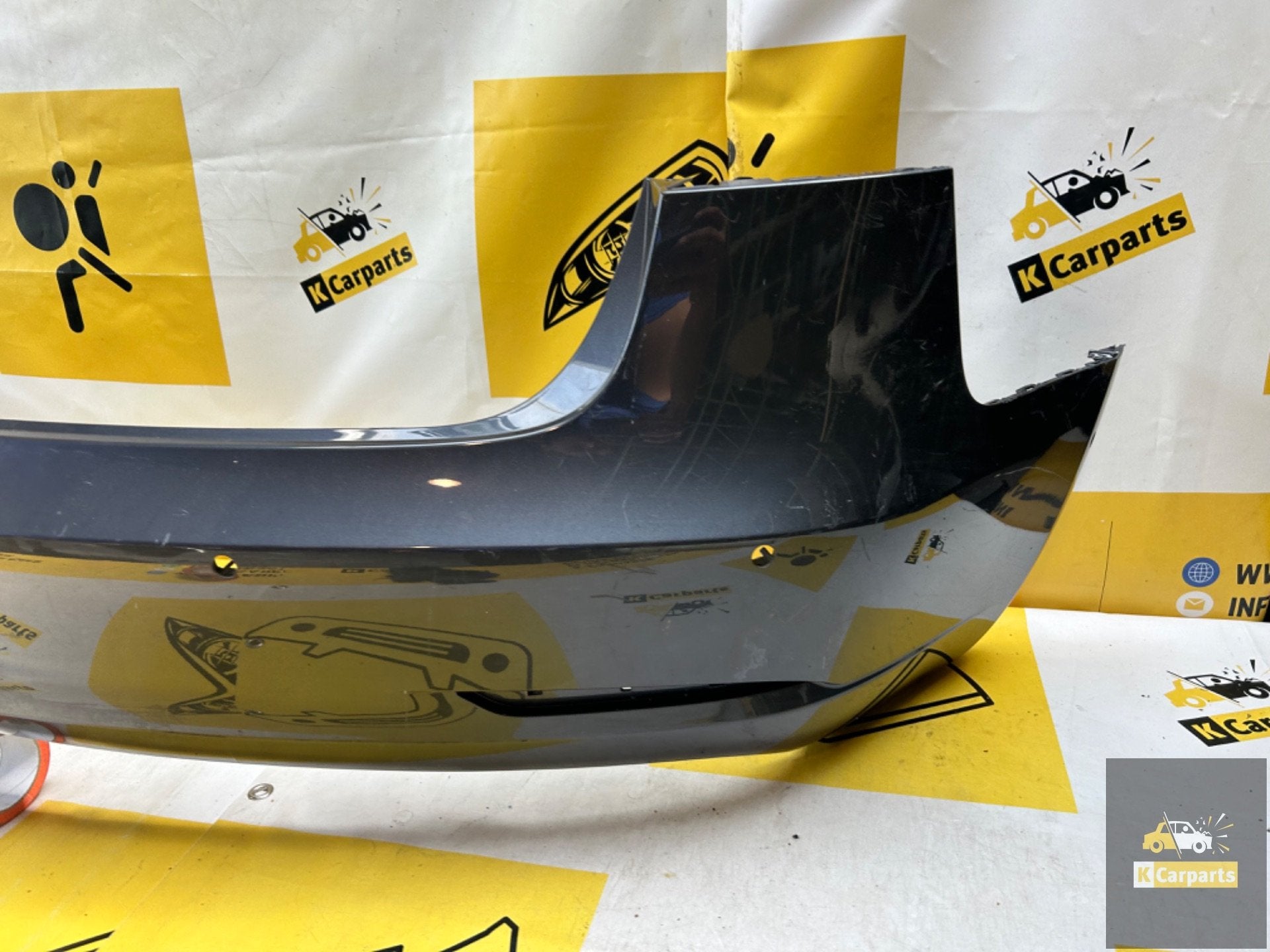Achterbumper Tesla model 3 PDC 1083983-00 Origineel Bumper, Info@fabrikant.eu, Fabrikantstraat 1
1000 AA  Amsterdam, NL, Ophalen of Verzenden
