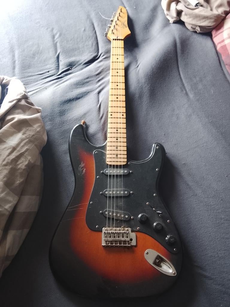 Electrische gitaar opknapper, Ophalen of Verzenden, Gebruikt, Solid body, Overige merken