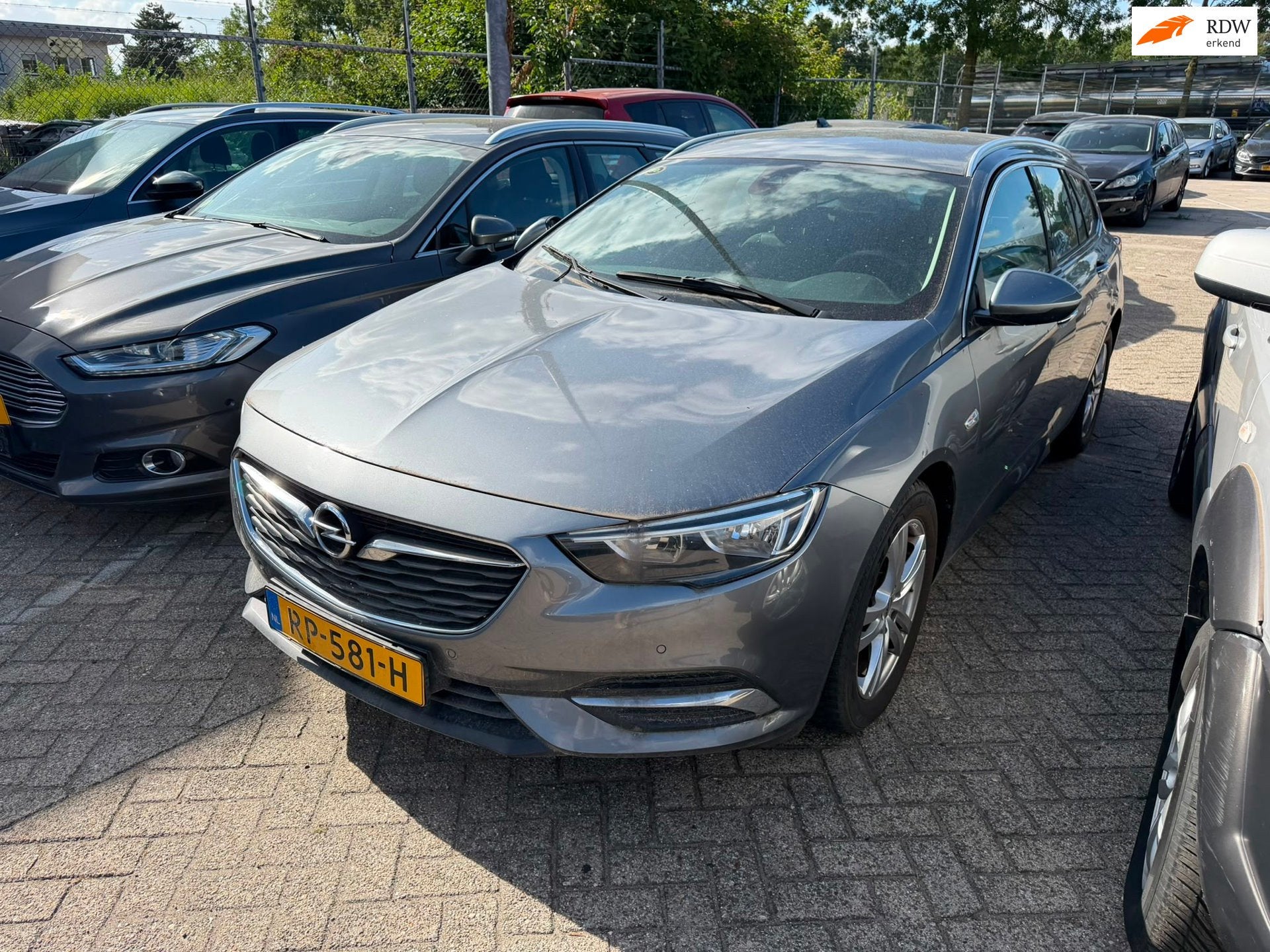 Opel Insignia Sports Tourer 1.6 CDTI EcoTec Business Executi, Auto's, Opel, Voorwielaandrijving, 136 pk, Gebruikt, Euro 6