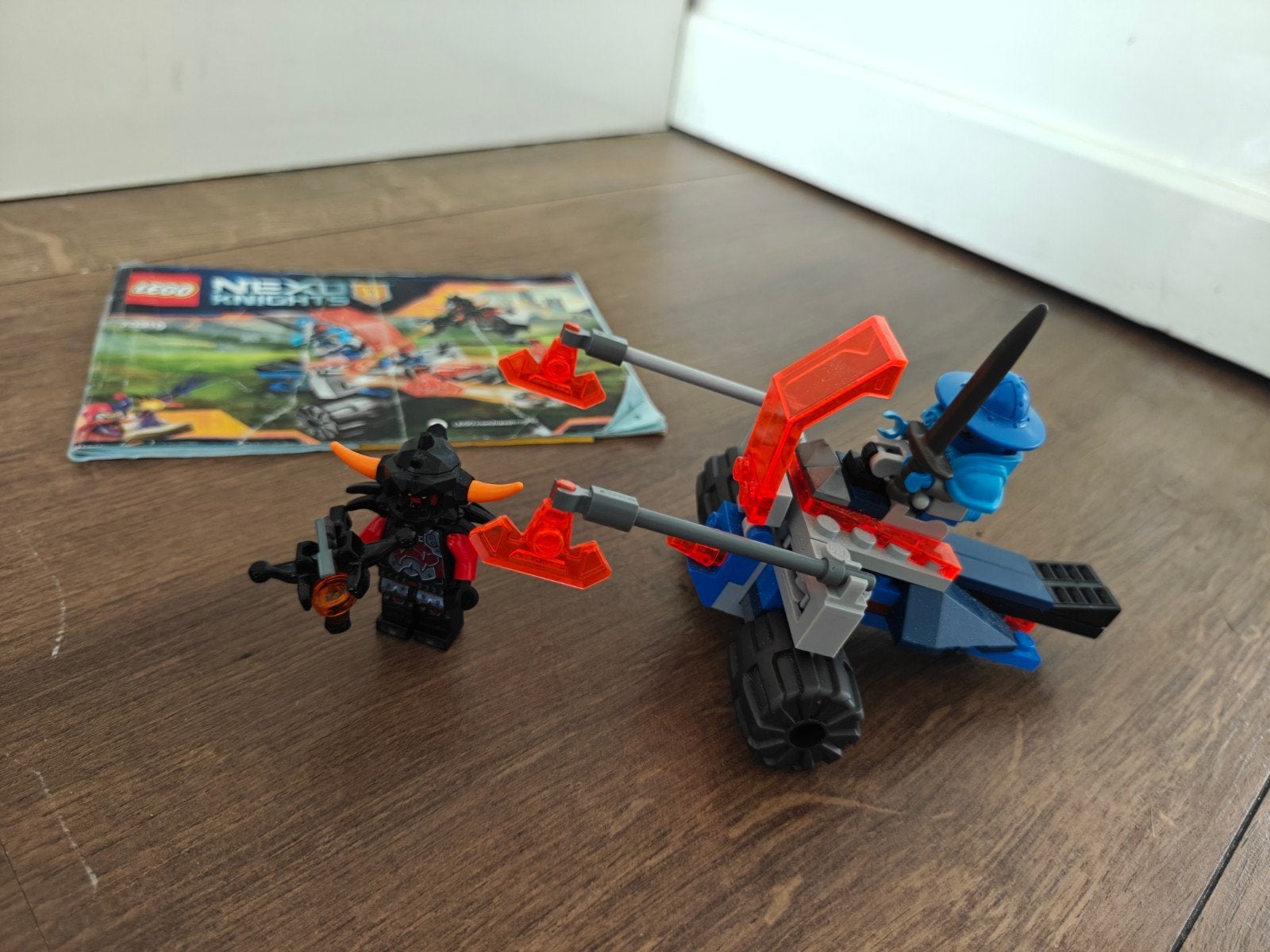 LEGO Nexo Knights 70310 Ridderstrijder met minifiguren, Ophalen of Verzenden, Gebruikt, Overige merken