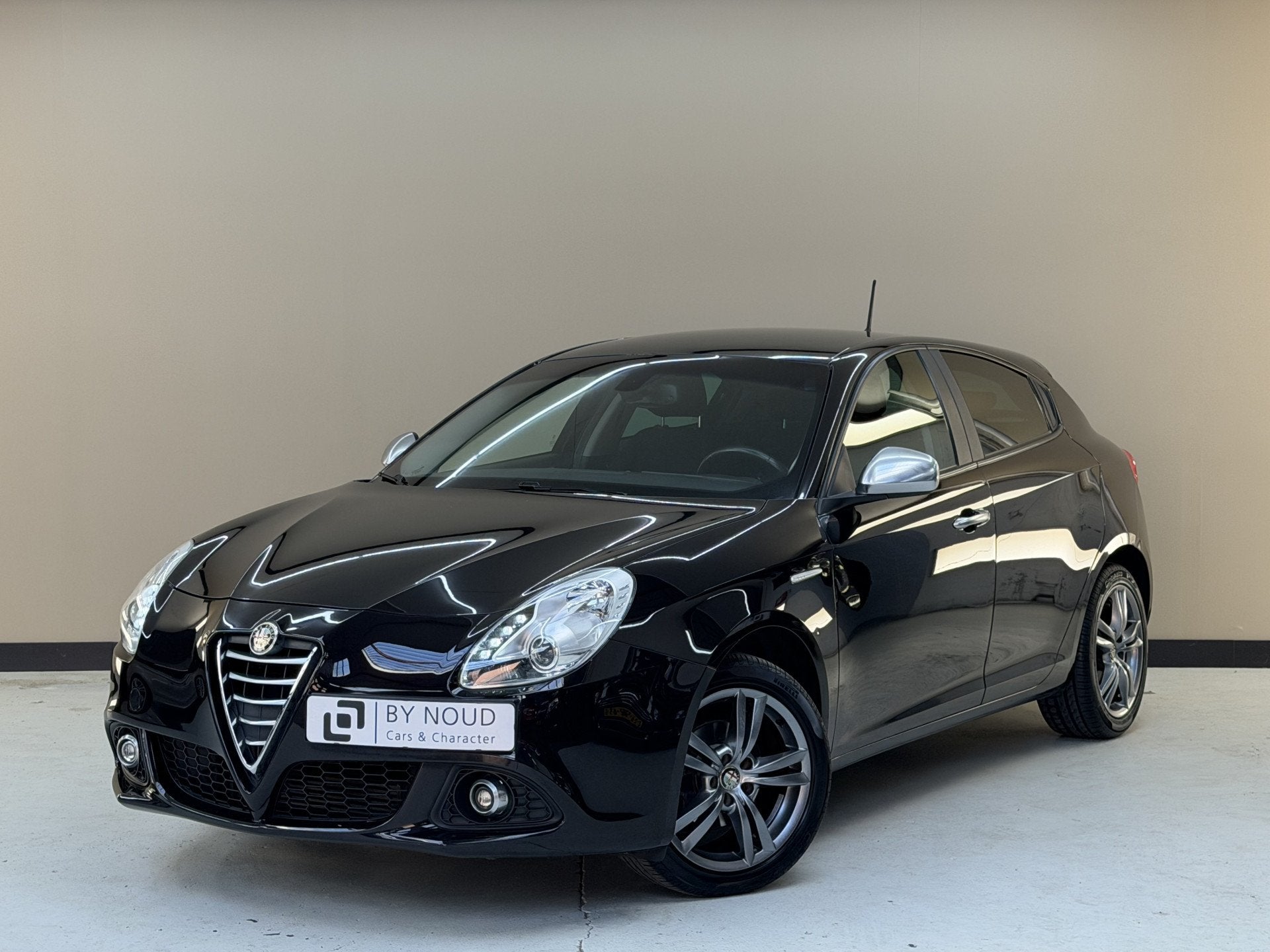 Alfa Romeo Giulietta 1.4 T Distinctive, 120Pk, 2014, 1ste ei, Auto's, Voorwielaandrijving, Stof, Gebruikt, Zwart