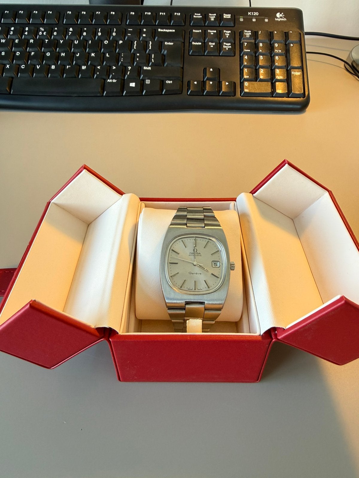 Omega Genève - 1973, Sieraden, Tassen en Uiterlijk, Horloges | Heren, Ophalen of Verzenden, Gebruikt, Staal, Omega