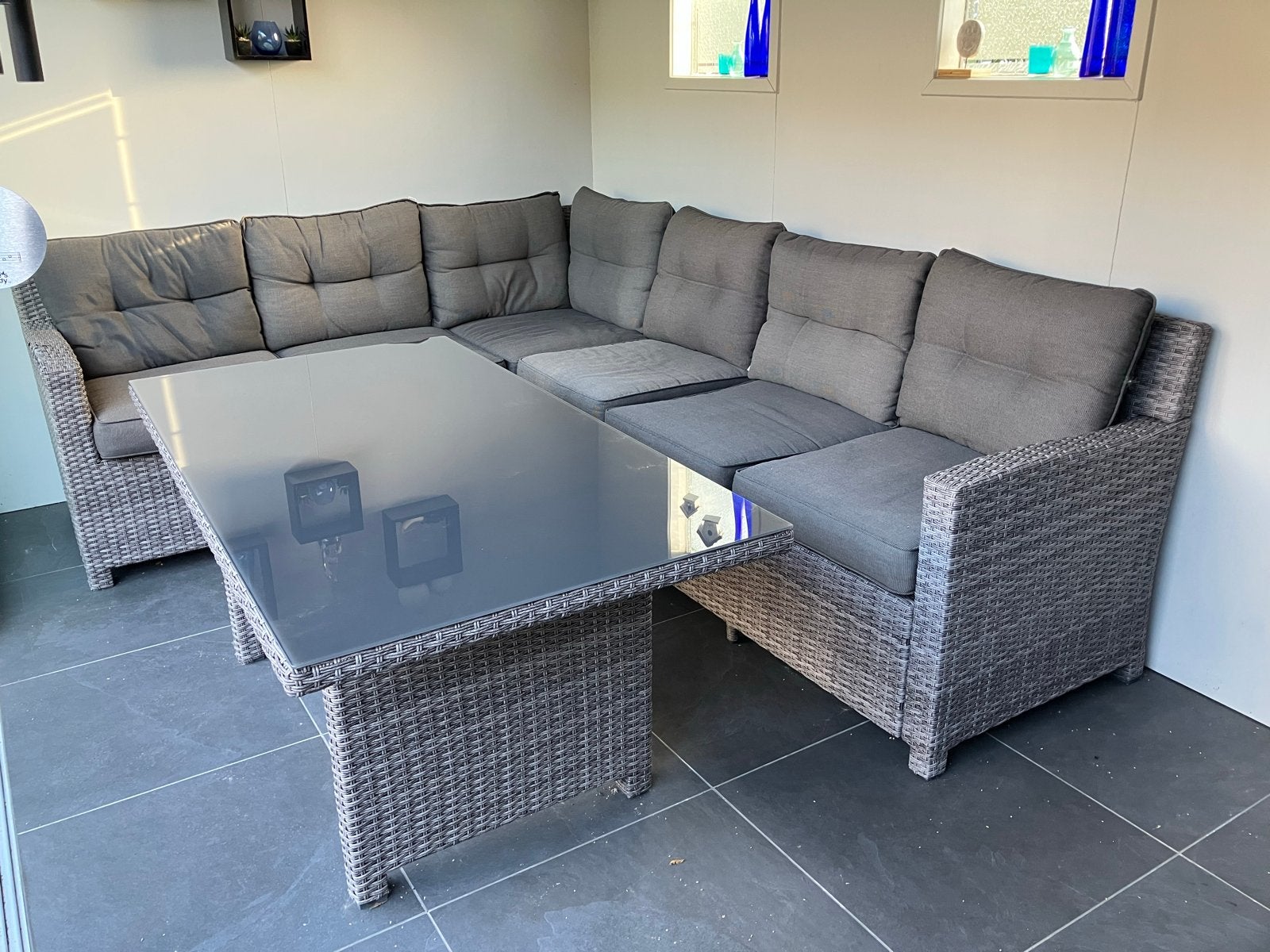 Wicker loungeset met eettafel en kussens, Tuin en Terras, Tuinsets en Loungesets, Ophalen, Gebruikt, 6 zitplaatsen, Loungeset