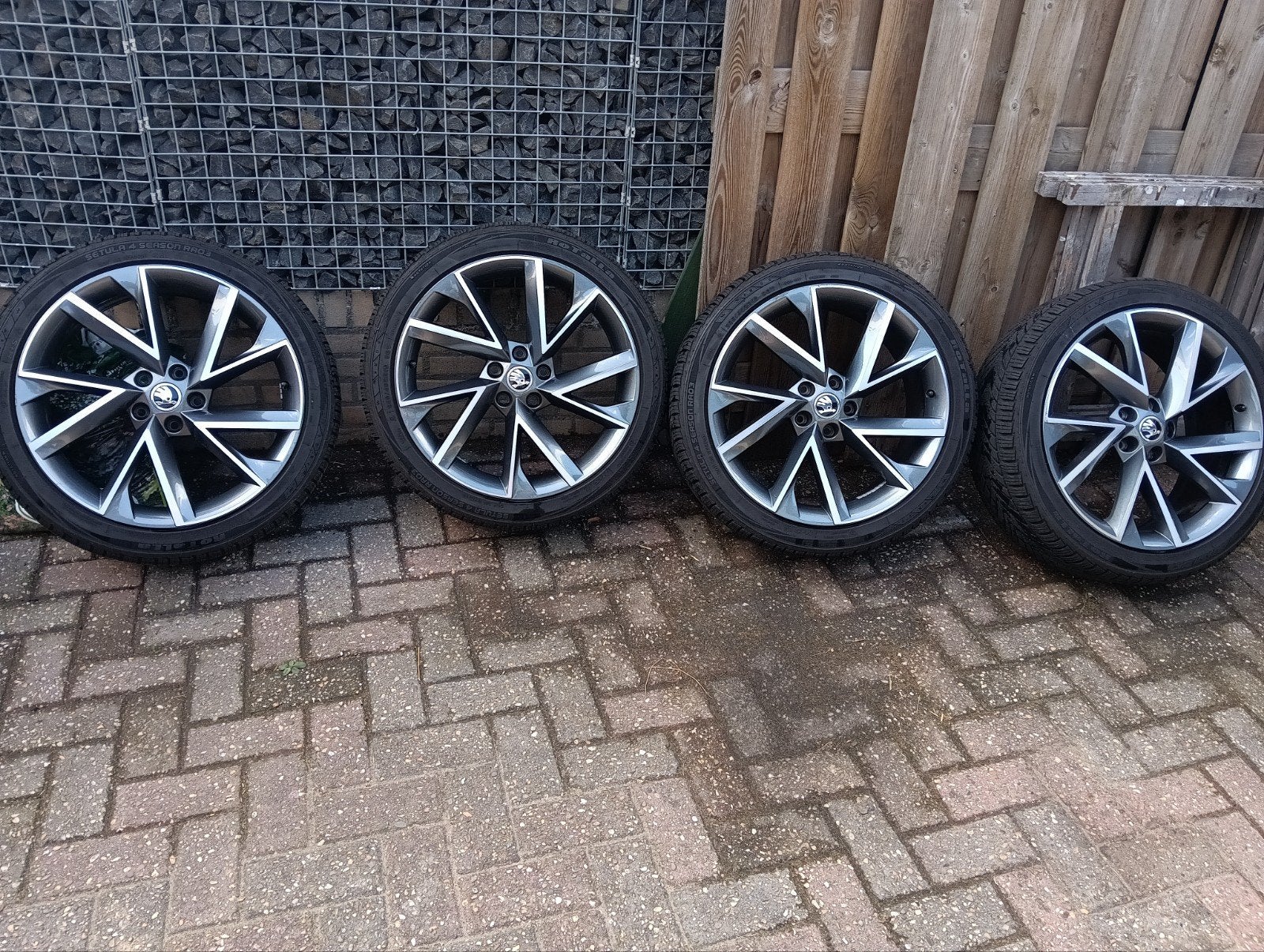 Orgineel Skoda Superb 19" Vega velgen, Gebruikt, Banden en Velgen, All Season, Ophalen