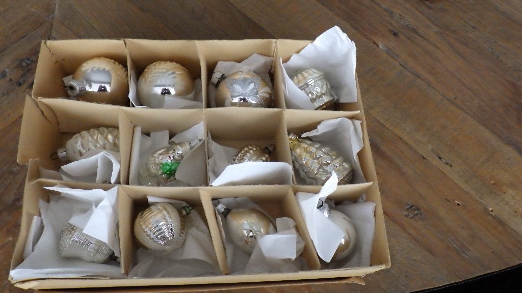 mooie zilverkleurige kerstballen en figuurtjes, Diversen, Kerst, Ophalen of Verzenden, Gebruikt