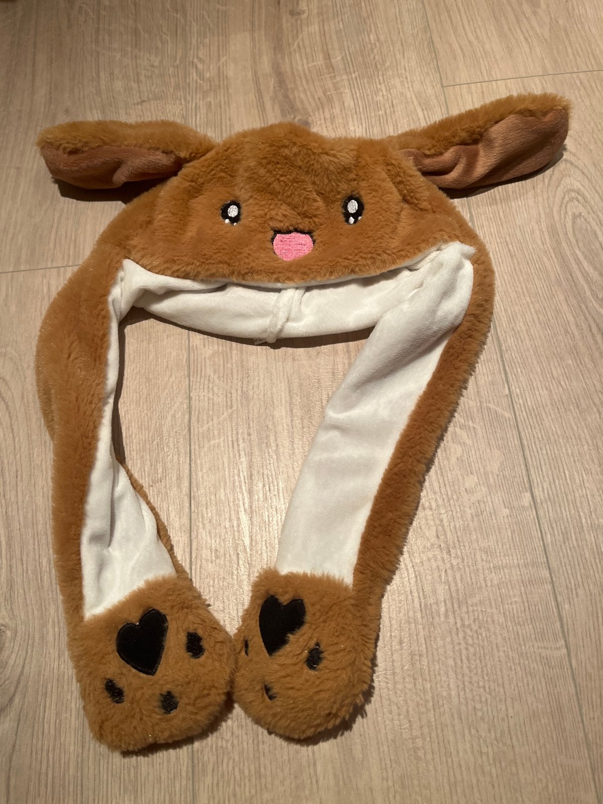 Leuke bruine muts met konijnenoren en pootjes, Kleding | Dames, Hoeden en Petten, Ophalen of Verzenden, One size fits all