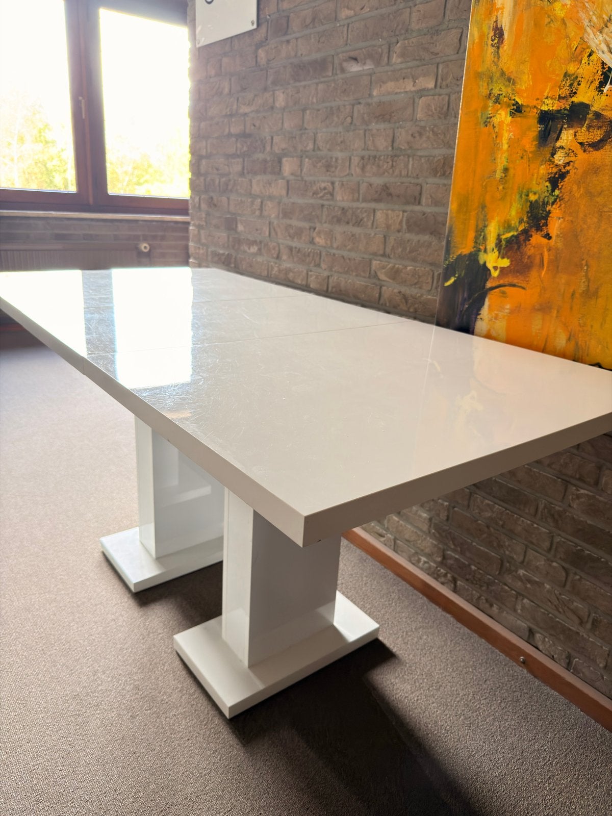 GRATIS : Moderne witte eet/spreekkamer tafel, Huis en Inrichting, Ophalen, Overige materialen, 50 tot 100 cm, Zo goed als nieuw