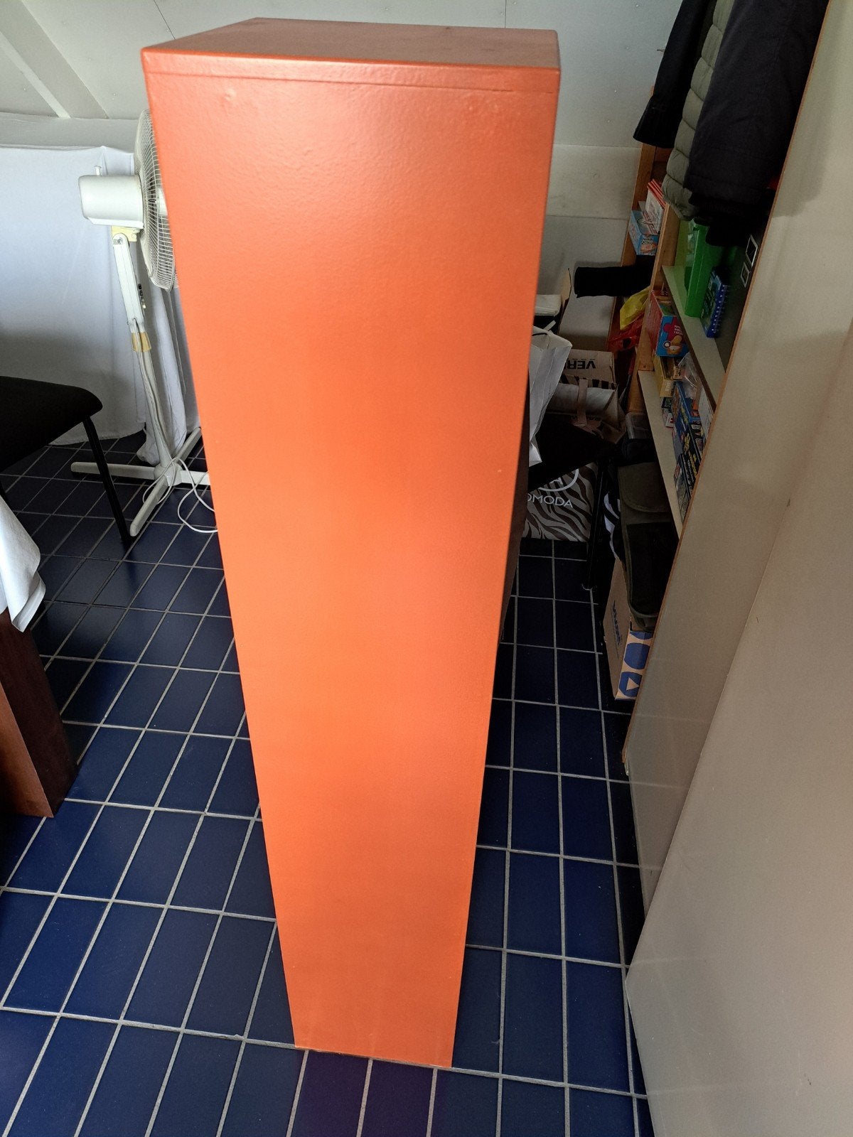 Oranje plantenzuil 25x25x135 cm, Huis en Inrichting, Woonaccessoires | Zuilen en Pilaren, Ophalen, Gebruikt