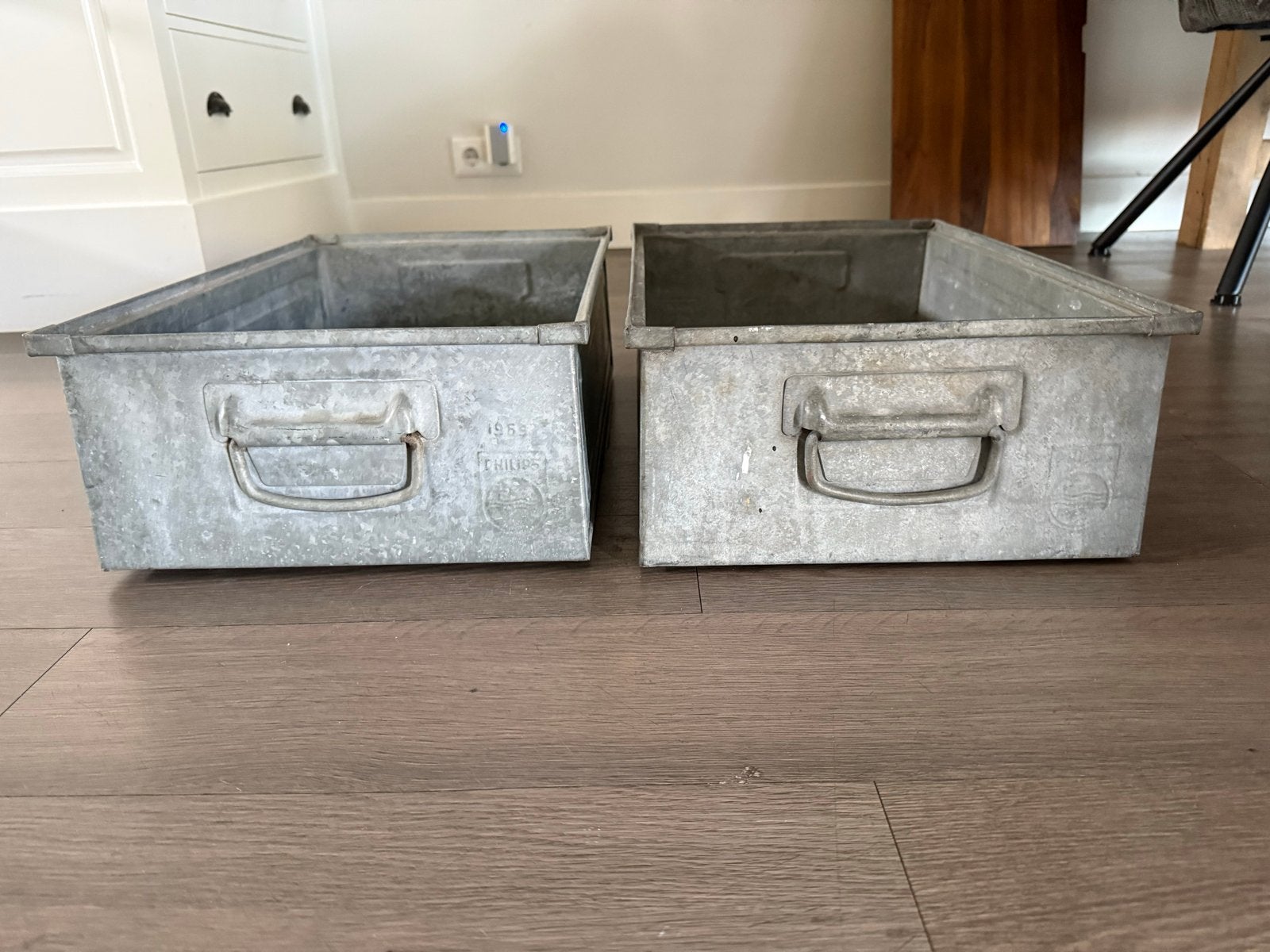 2 Grote vintage zinken Bakken - Vintage Industriële Stijl, Antiek en Kunst, Ophalen of Verzenden