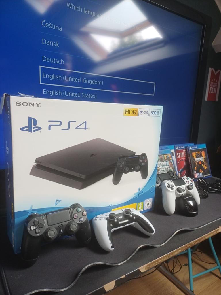 Complete PlayStation 4 set met 4 controllers, games en stuur, Ophalen, Met 3 controllers of meer, Slim, 500 GB