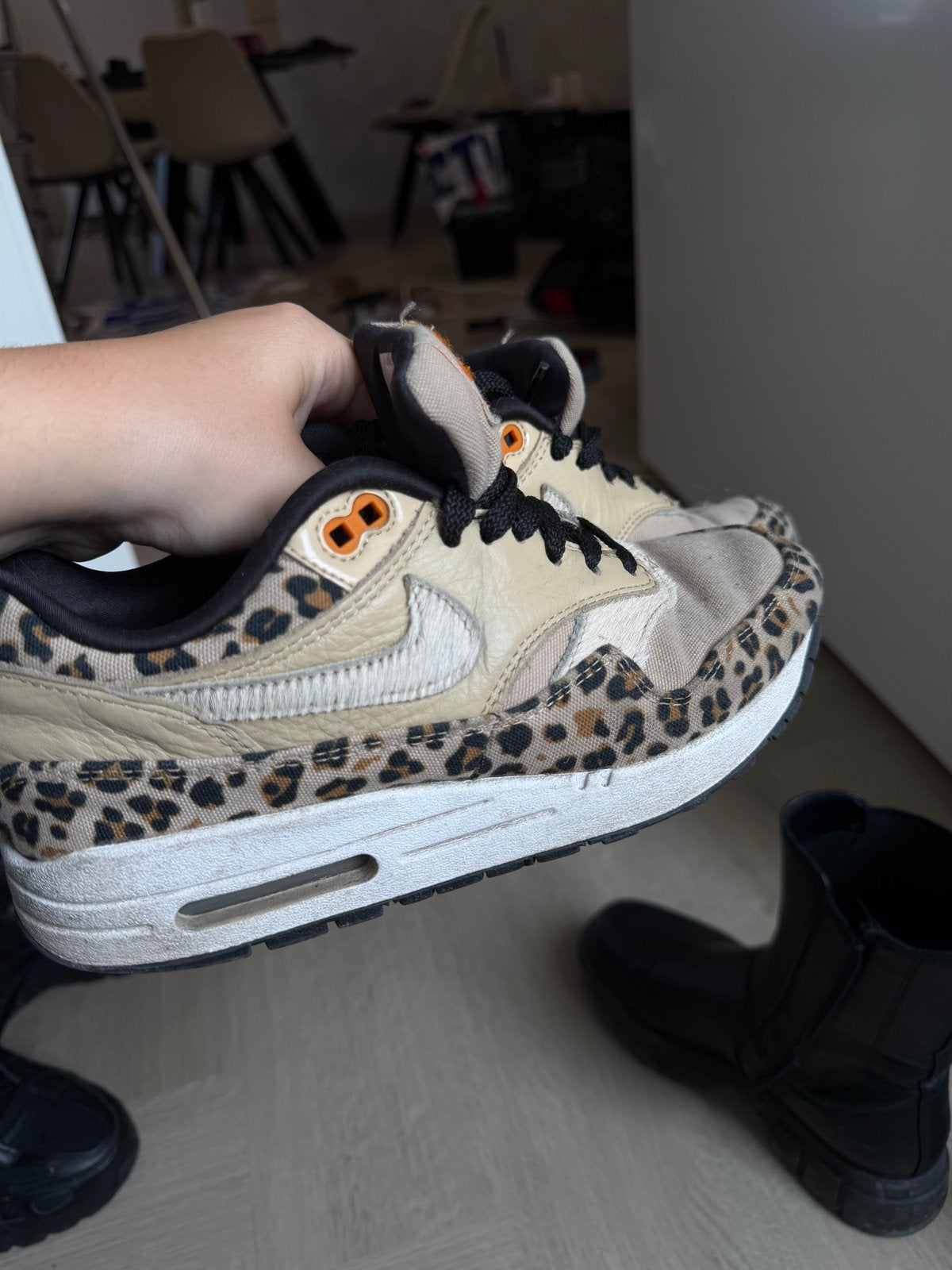Nike Air Max 1 Leopard Print - Maat 38, Kleding | Dames, Schoenen, Ophalen of Verzenden, Gedragen, Overige kleuren, Sneakers of Gympen