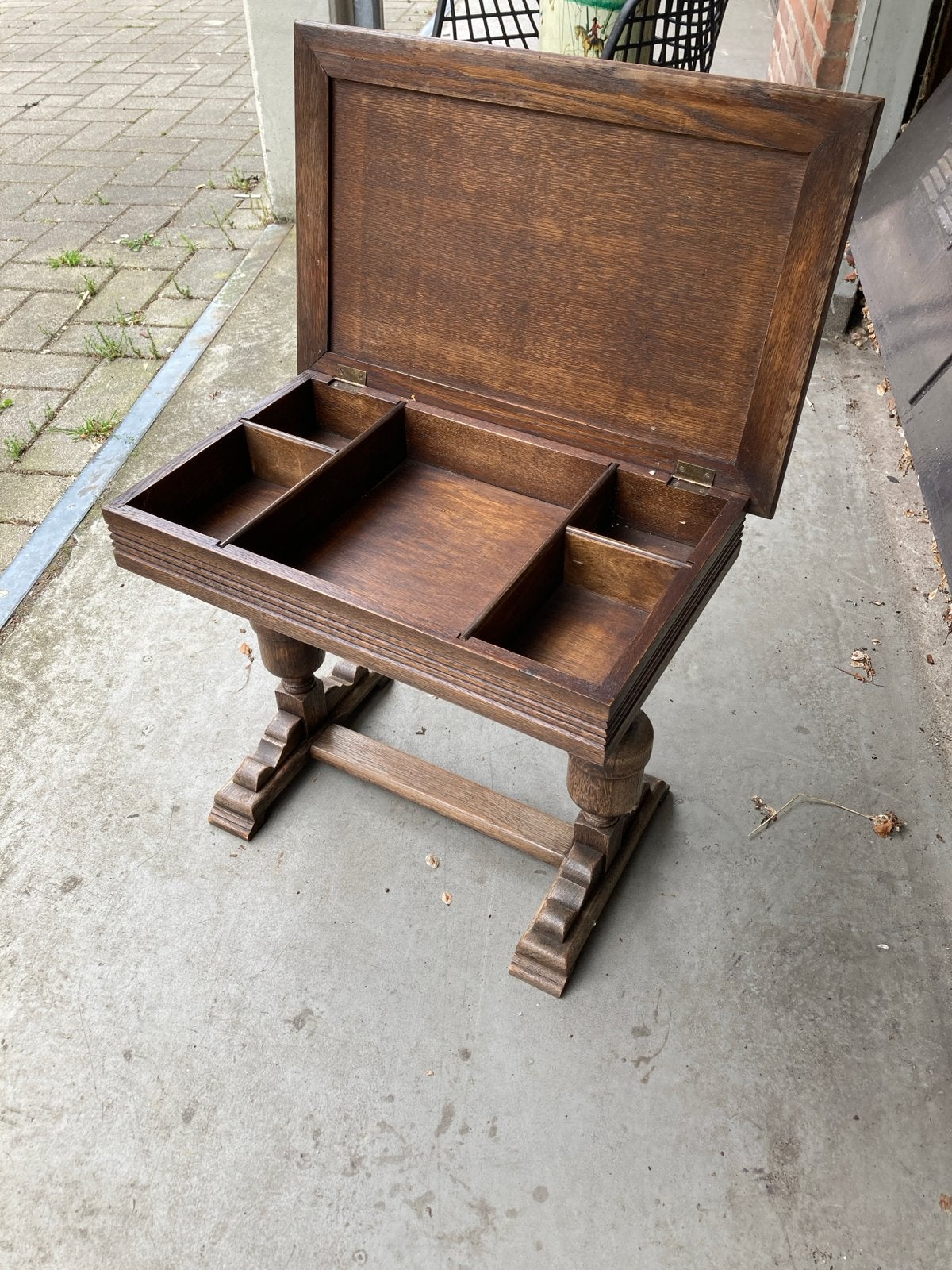 Eikenhouten Bijzettafel met Opbergvakken, Antiek en Kunst, Antiek | Meubels | Tafels, Ophalen