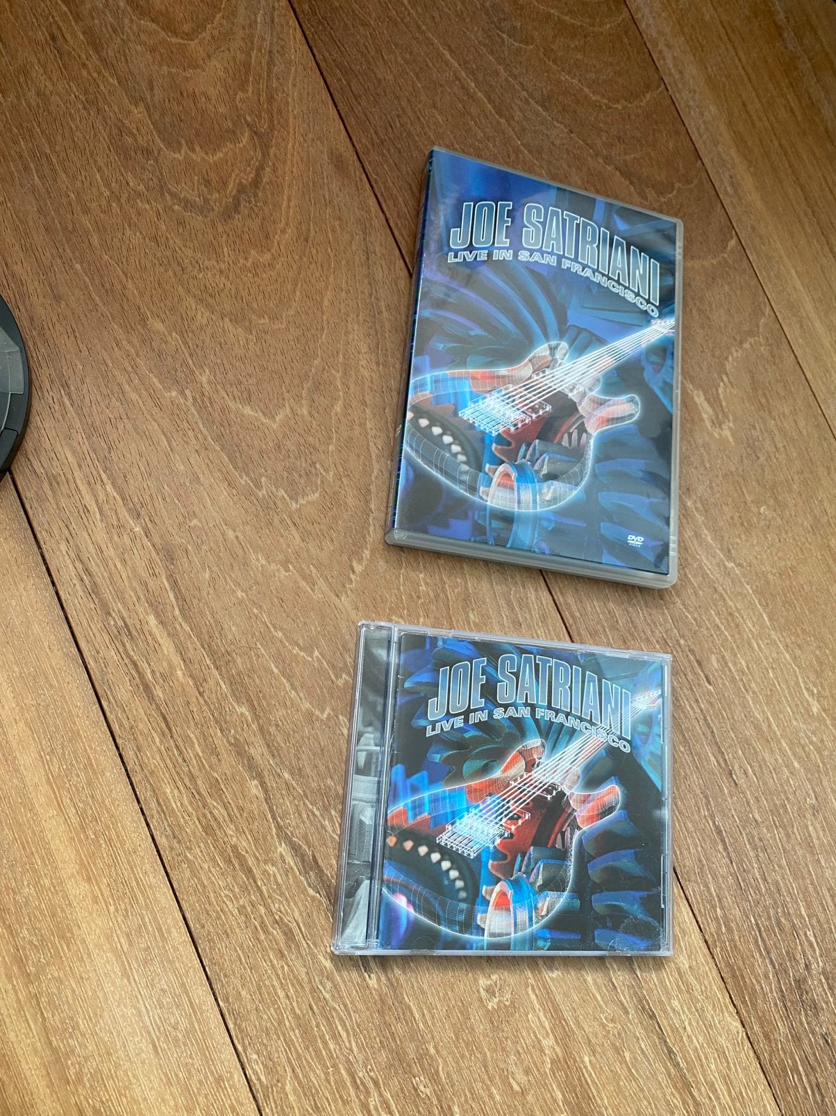 Joe Satriani ( cd+dvd ), Ophalen of Verzenden, Zo goed als nieuw, Poprock