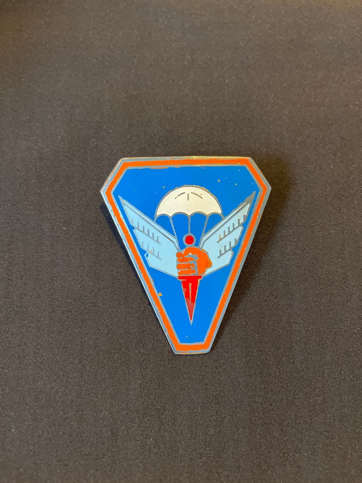 SOP Parachutisten schouder embleem - Uniek Verzamelobject, Verzenden, Gebruikt, Overige onderwerpen, Speldje of Pin