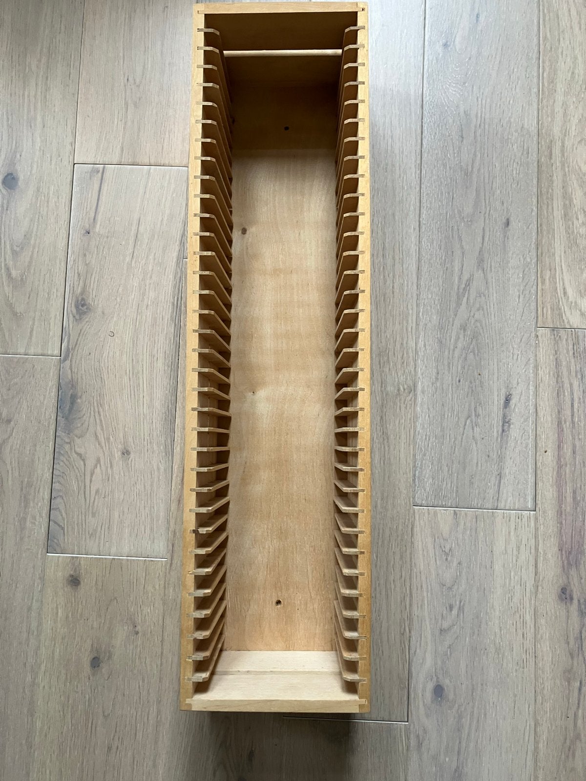Houten CD rek voor 35 CD's - Wandmontage mogelijk, Huis en Inrichting, Gebruikt, Ophalen of Verzenden, 25 tot 75 discs, Cd's