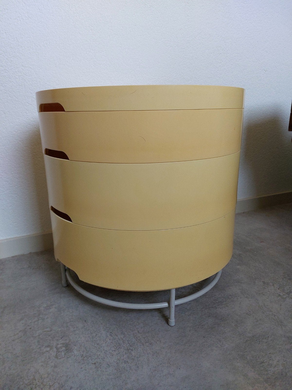 Ikea Vintage ronde bijzet tafel., Huis en Inrichting, Ophalen, Gebruikt, 50 tot 100 cm, 3 of 4 laden