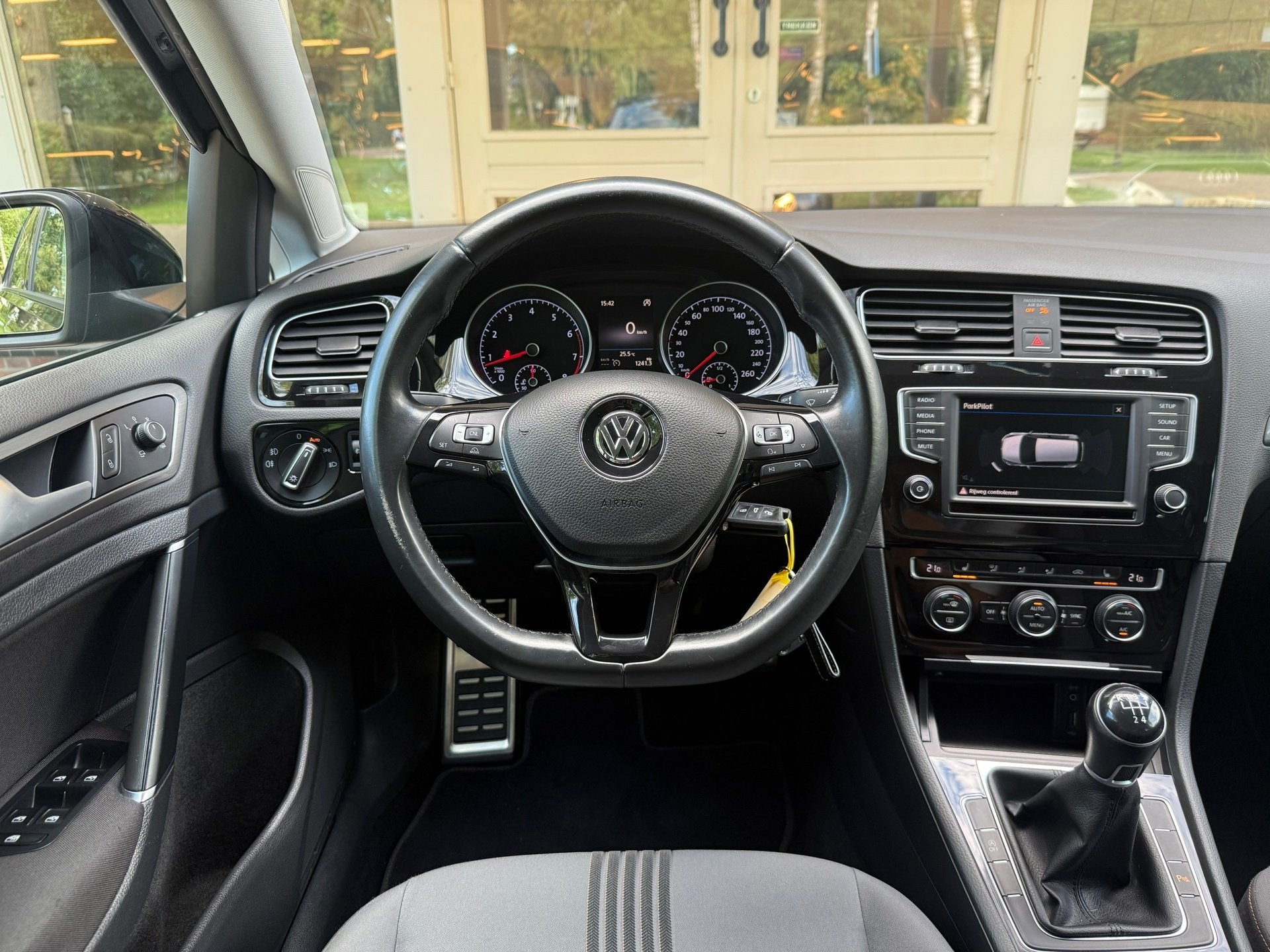 Foto 15 van Volkswagen Golf 1.2 TSI Allstar CRUISE/STOELV/PDC/CLIMA,NAVI