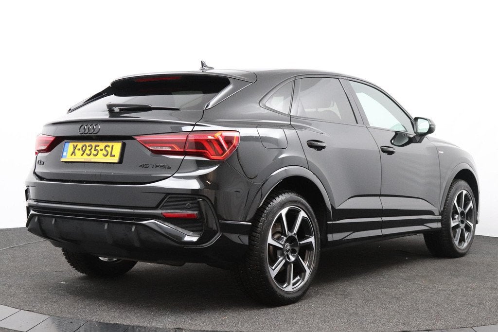Audi Q3 Sportback 45 TFSI e S Edition | S-Line | 360 Camera, Auto's, Gebruikt, Met garantie (alle), Leder en Stof, Zwart