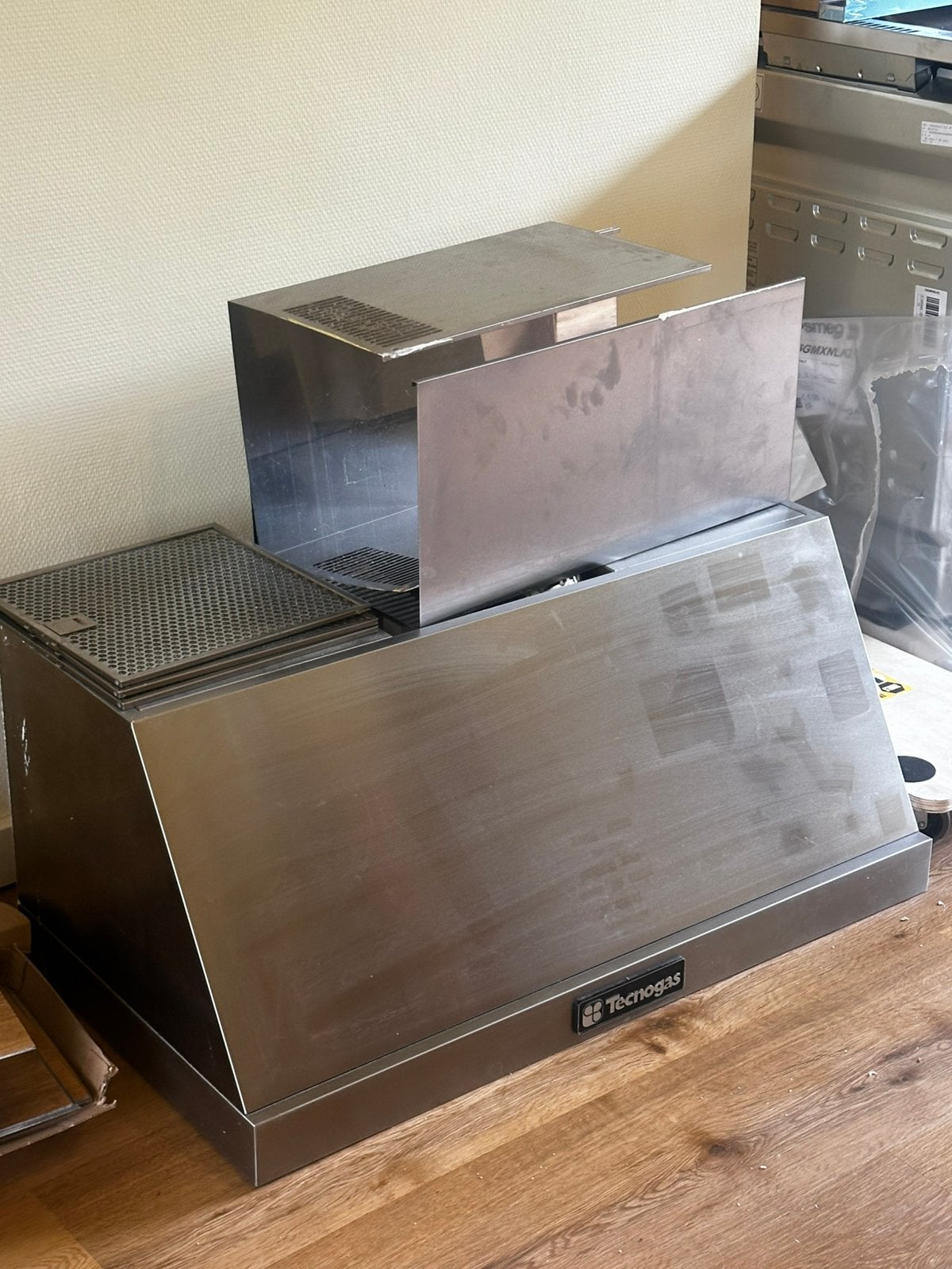 Tecnogas RVS Afzuigkap 90 cm inclusief schouwombouw, Witgoed en Apparatuur, Afzuigkappen, Ophalen, Gebruikt, Wandschouwkap