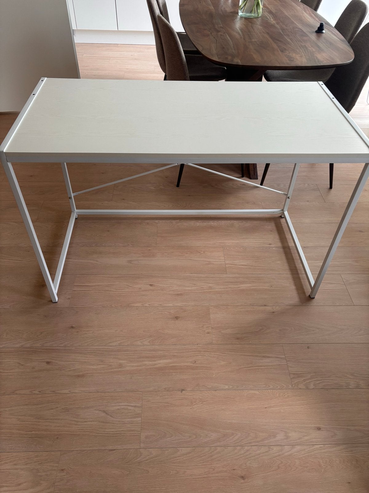 Bureau 120x60cm Jysk, Ophalen, 100 tot 150 cm, Zo goed als nieuw, Rechthoekig