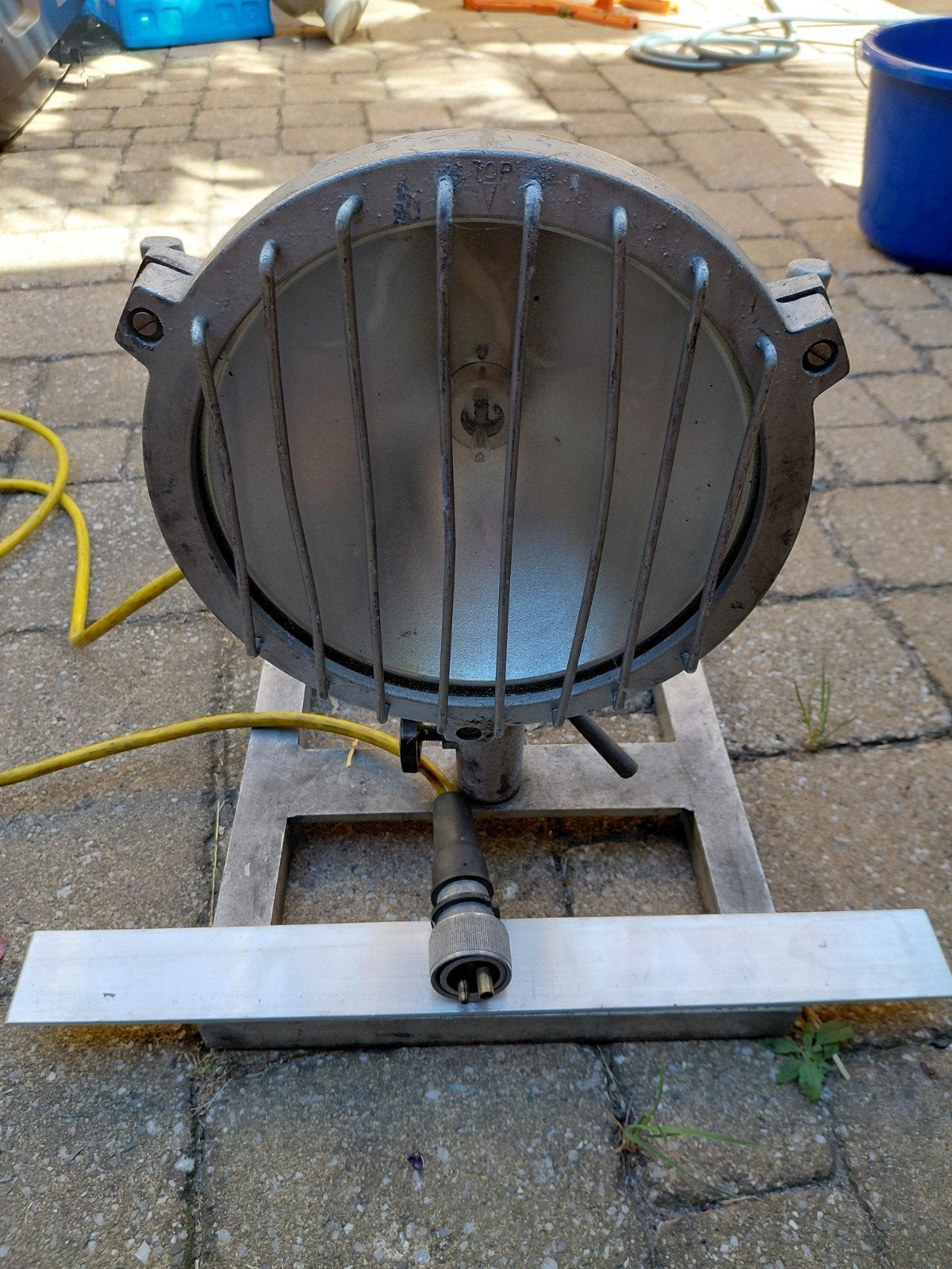 SILL 250W schijnwerper 24V nato stekker, Ophalen