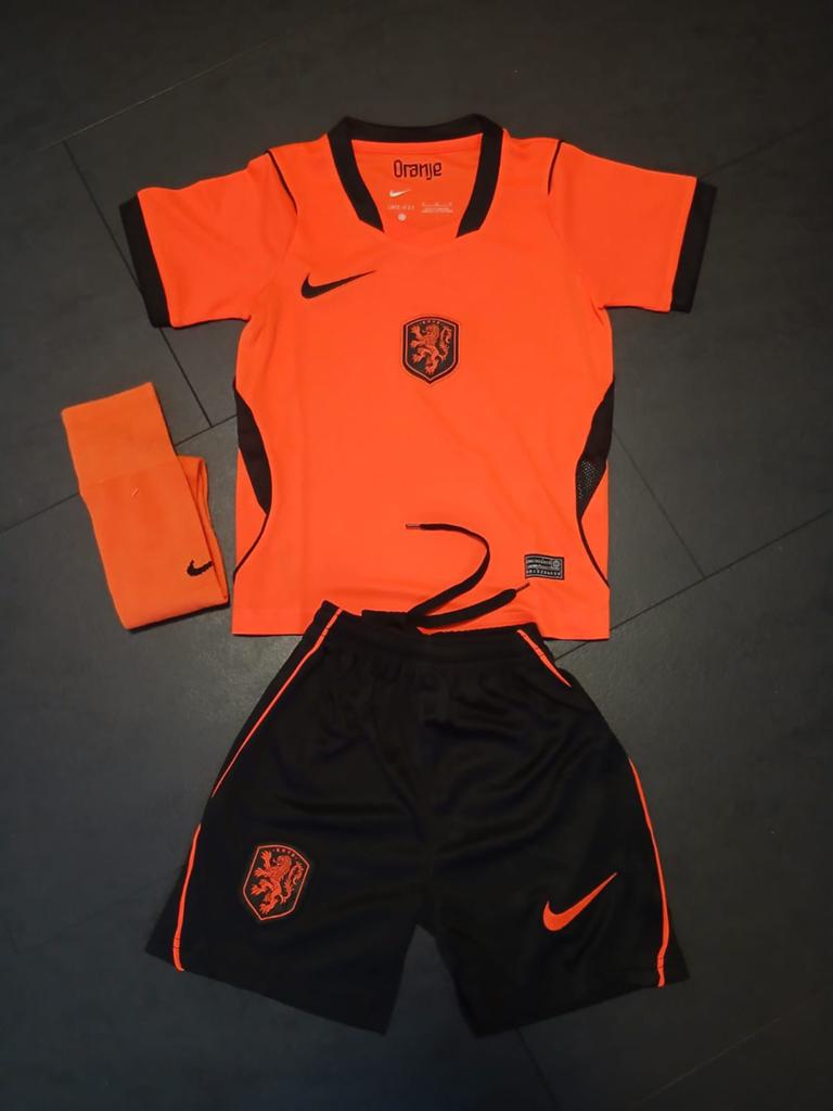 Wk setje nieuwste Nederlands tenue voor kids 2026, Maat XS of kleiner, Verzenden, Nieuw, Set