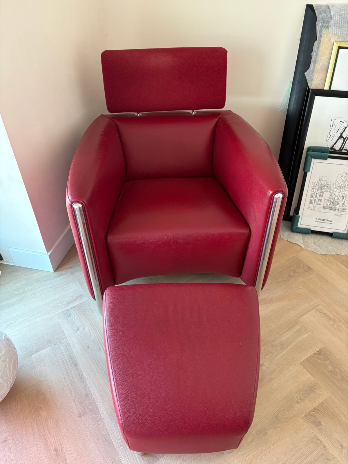 Leolux Goncharov fauteuil + hocker | Rood leder, Ophalen, Eenpersoons, 75 tot 100 cm, Zo goed als nieuw