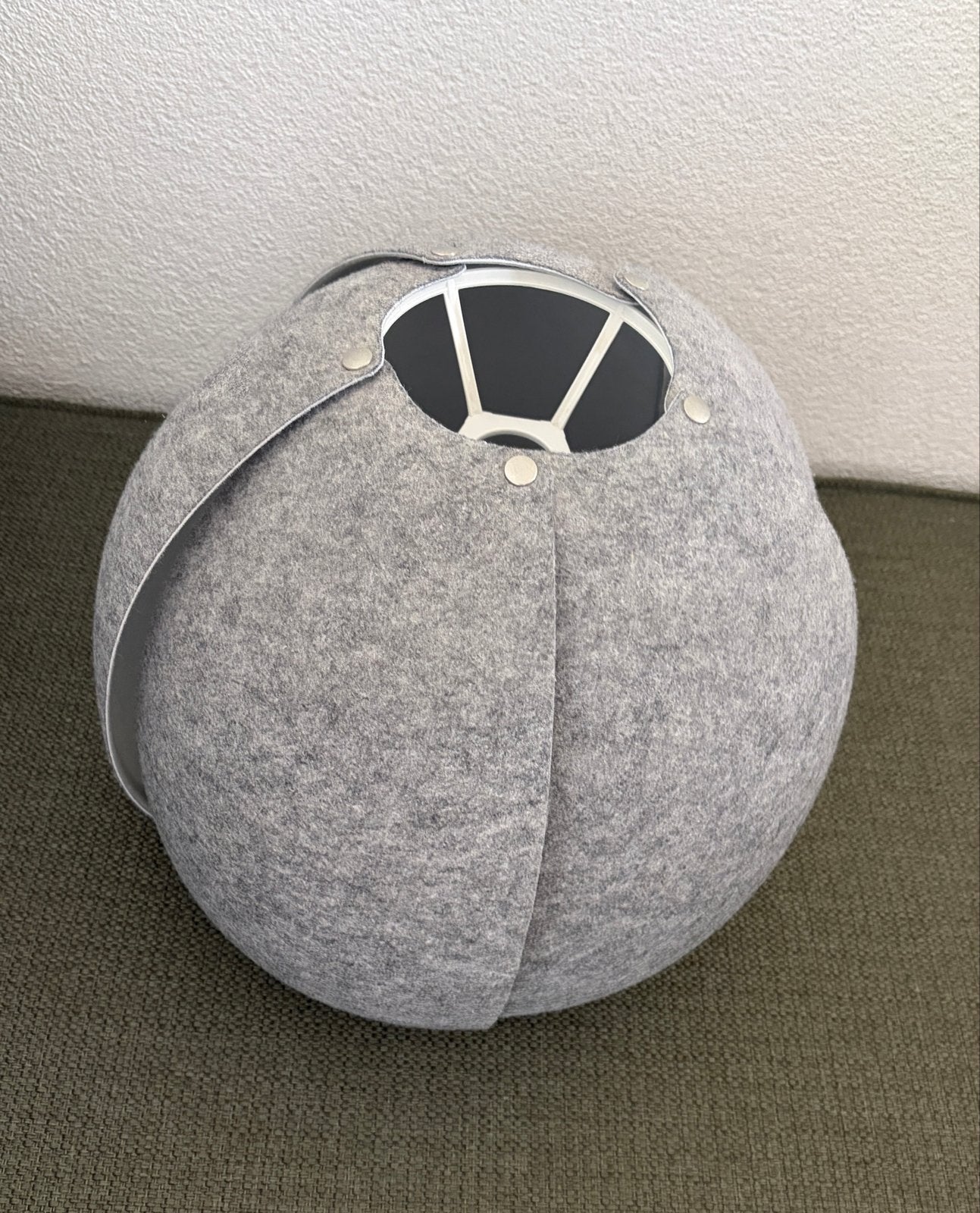 Grijze vilten lampenkap (IKEA) – Zo goed als nieuw, Ophalen of Verzenden, Zo goed als nieuw, Rond