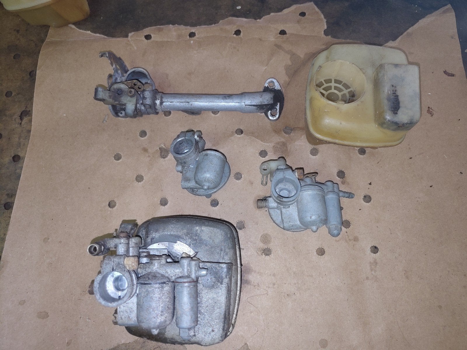 4x Gurtner d10 Carburateurhuis Peugeot 103 plus extra's, Ophalen of Verzenden, Gebruikt, Carburateur, Overige merken