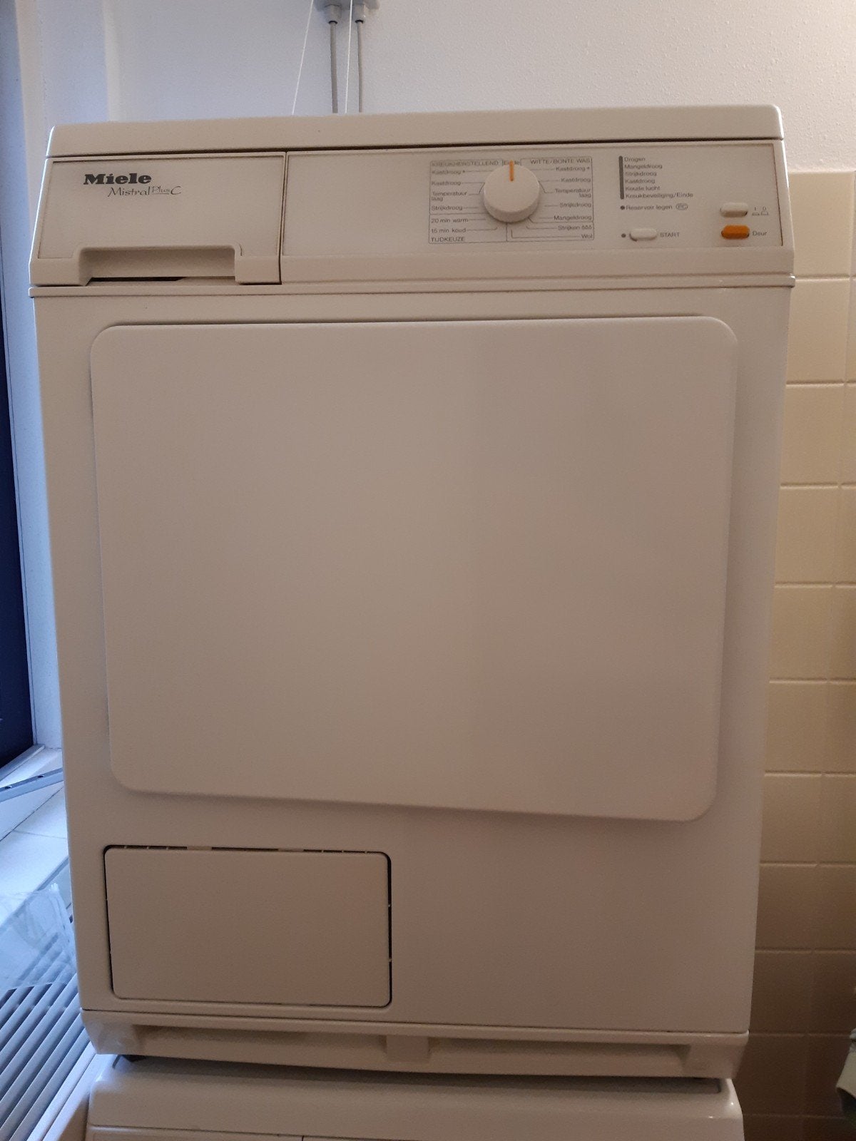 Miele Mistral Plus C condensdroger, Ophalen, Gebruikt, 4 tot 6 kg, Voorlader