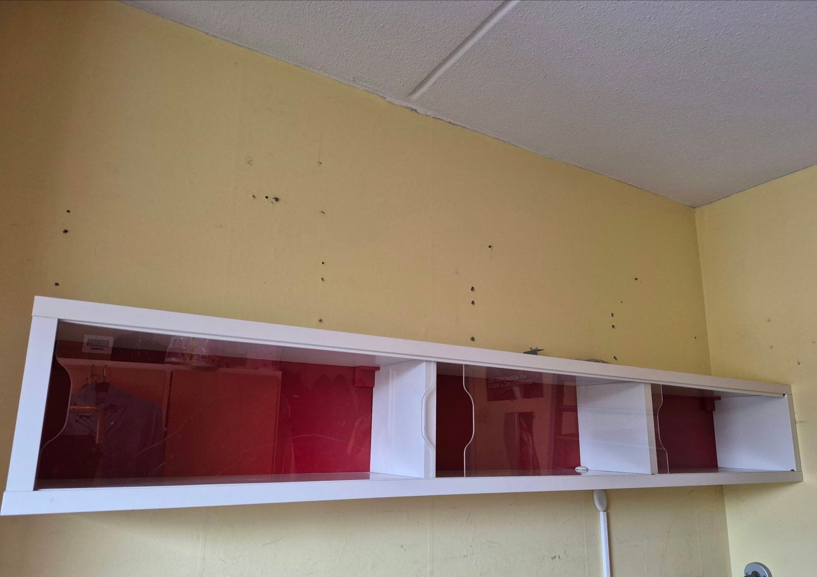 Kast - IKEA Wandkast Vitrinekast Wit  - BESTÅ, Huis en Inrichting, Ophalen, Gebruikt
