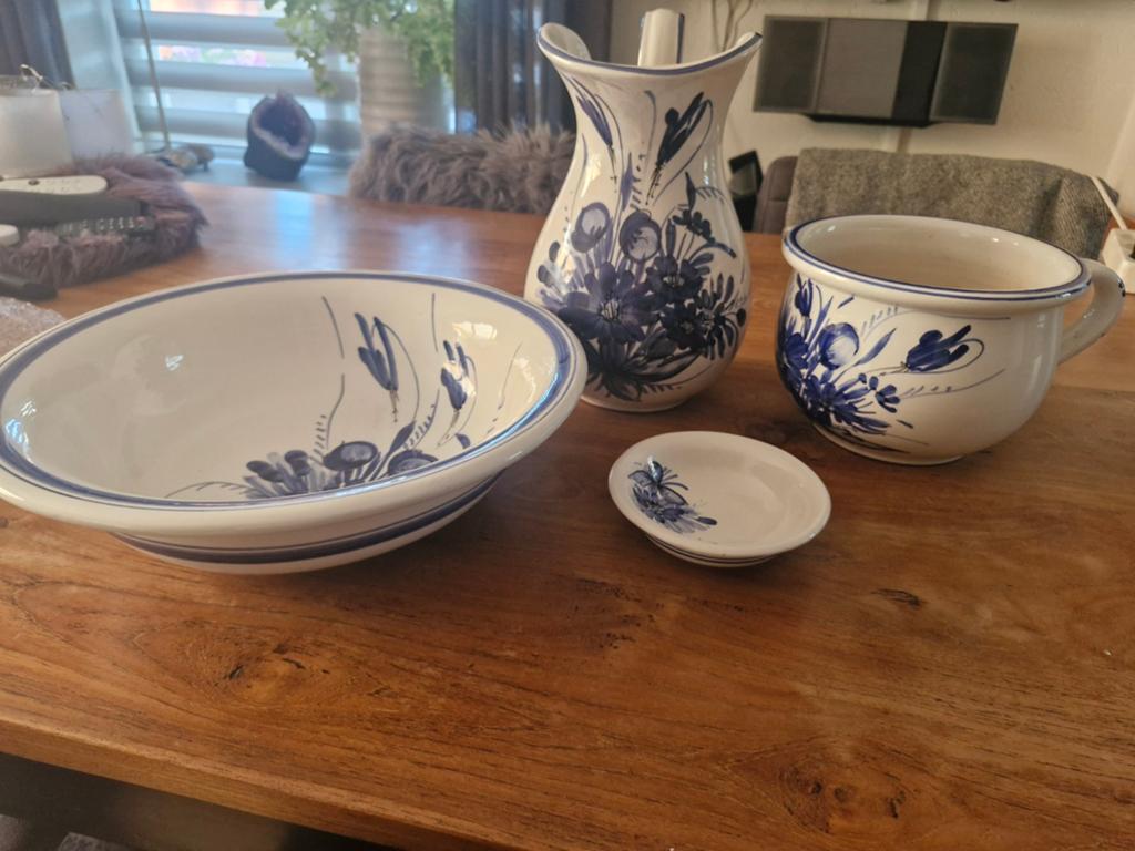 Delfts Art Keramiek Set: Kom, Vaas, Pot en Schoteltje, Antiek en Kunst, Ophalen of Verzenden