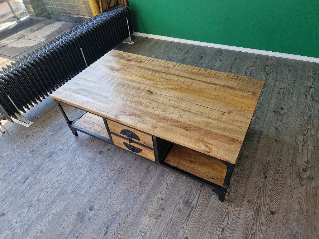 Salontafel mangohout 135 cm x 75 cm x 45 cm, 50 tot 100 cm, Zo goed als nieuw, Vijf personen of meer, Rechthoekig