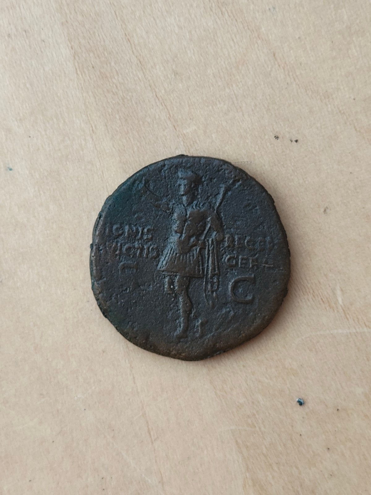 Oude Romeinse munt met keizer en strijdwagen, Ophalen of Verzenden, Midden-Oosten, Losse munt