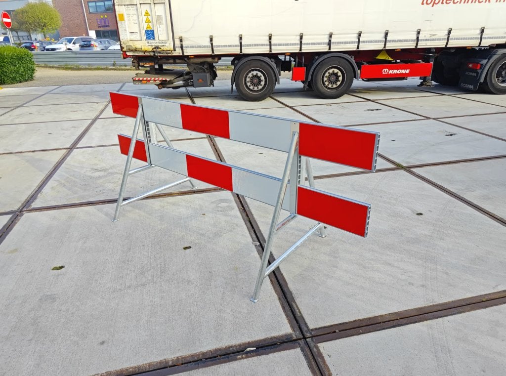 Afzethek 2,50 meter kunststof dubbelzijdig + 2x A-standaard, Ophalen of Verzenden