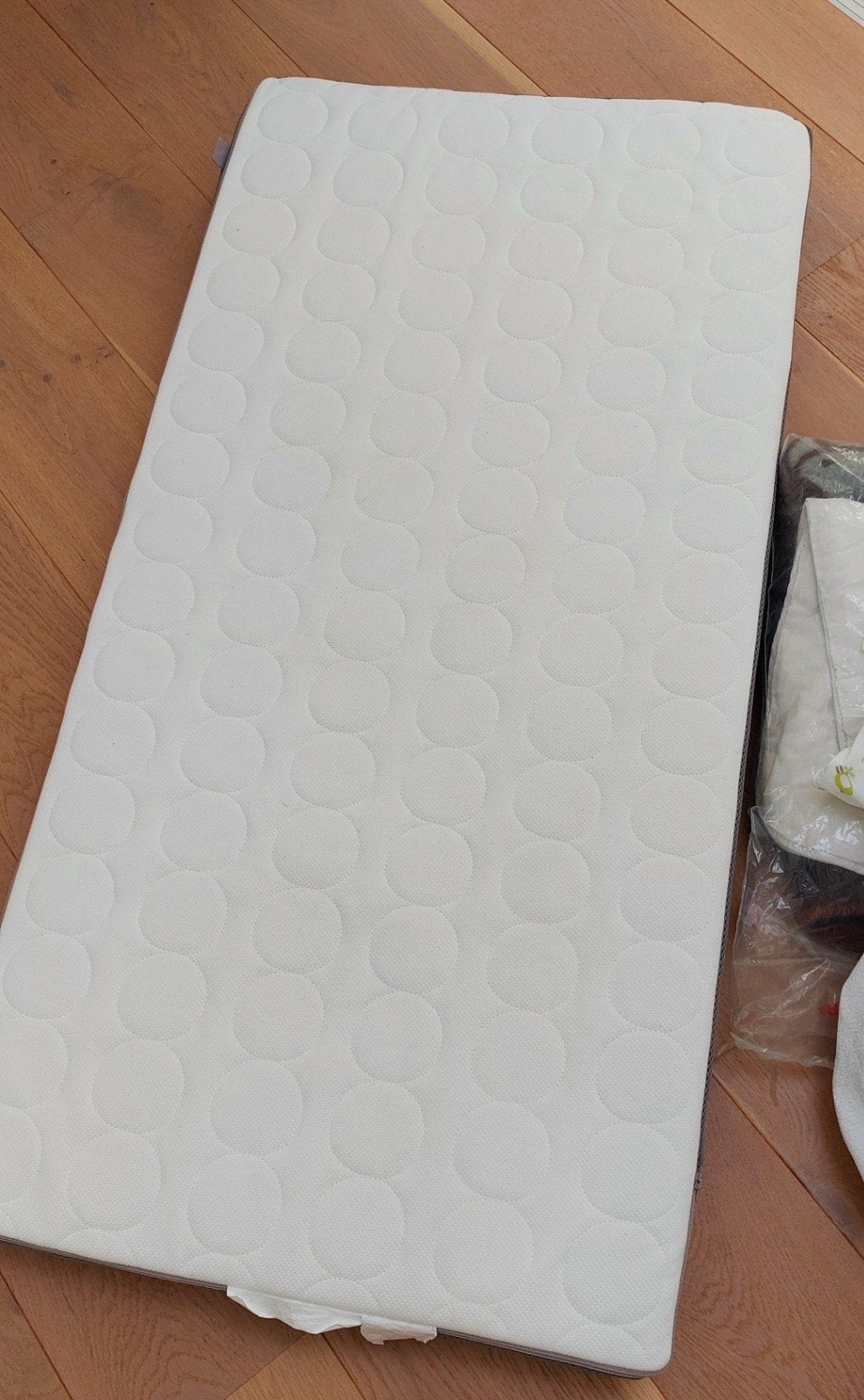 HIMLAVALV 3D matras 60x120x10 cm met beddengoed, Ophalen, Beddengoedset, Zo goed als nieuw, Babybedje
