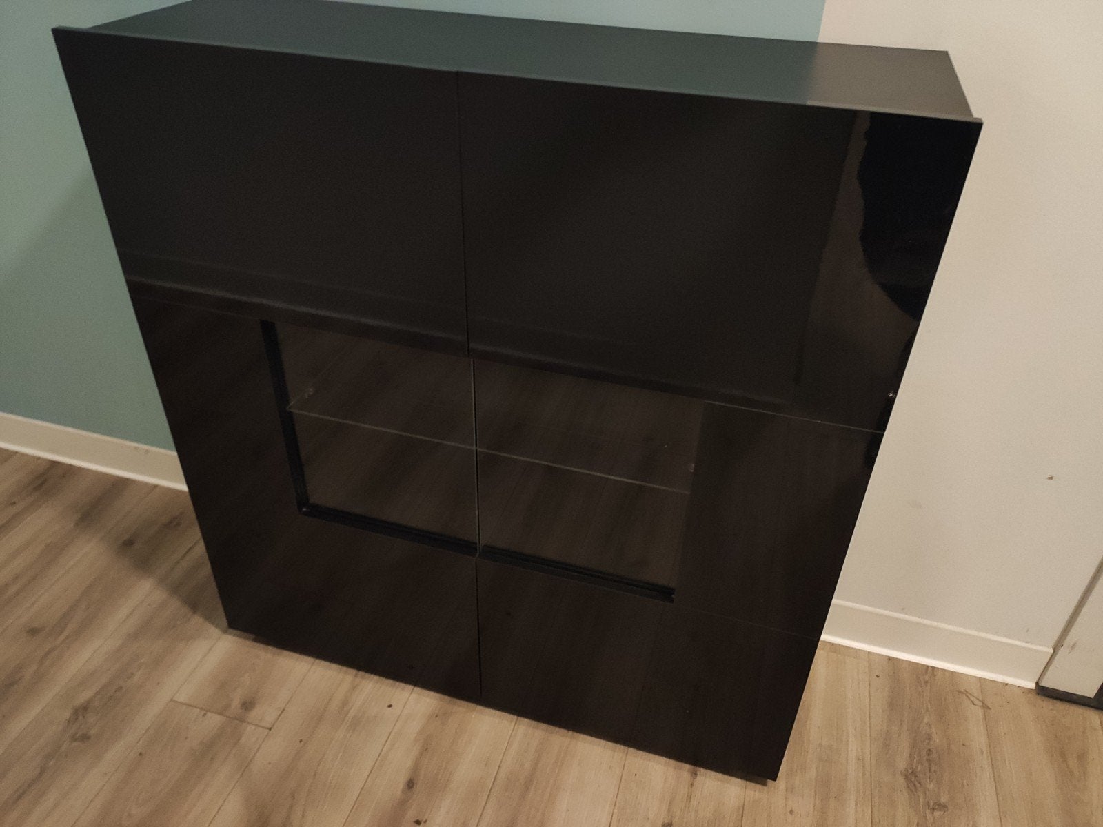 Hoogglans zwarte kast / dressoir met glas – 100 cm breed, Huis en Inrichting, Ophalen of Verzenden, Zo goed als nieuw
