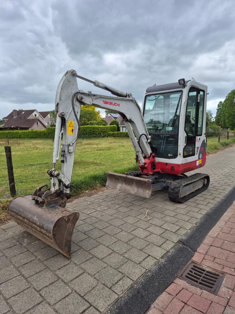 Takeuchi tb 219, Zakelijke goederen, Machines en Bouw | Kranen en Graafmachines, Ophalen of Verzenden, Graafmachine