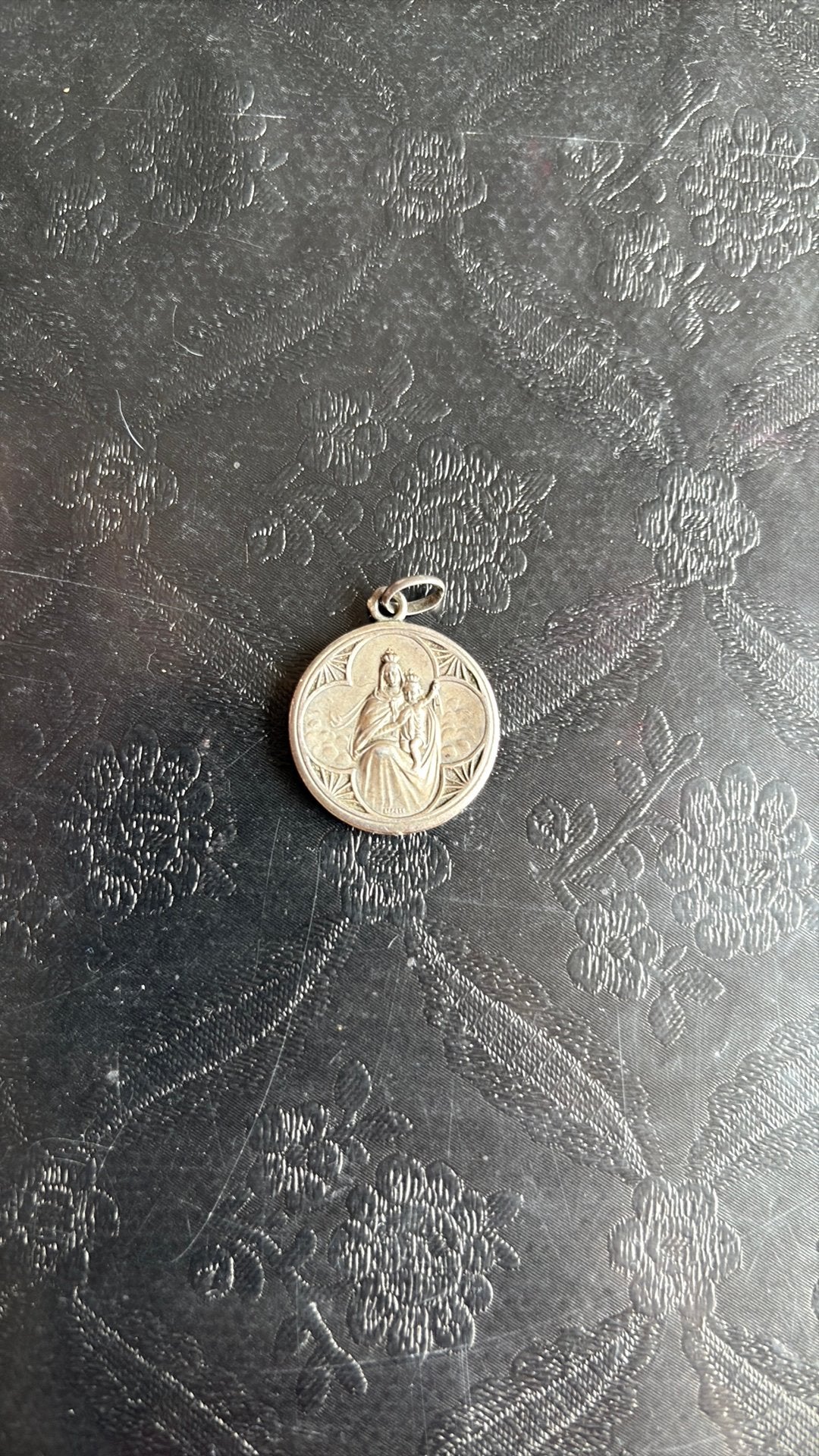 Katholieke devotiemedaille, Ophalen of Verzenden, Gebruikt, Zilver, Overige materialen